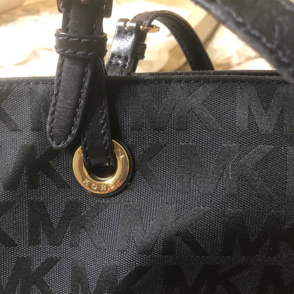 Michael Kors Tote - Picture 2 of 8